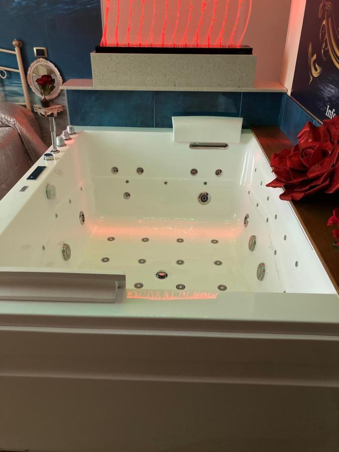 B&B La Reggia Di Rihanna Spa Caserta Exteriör bild